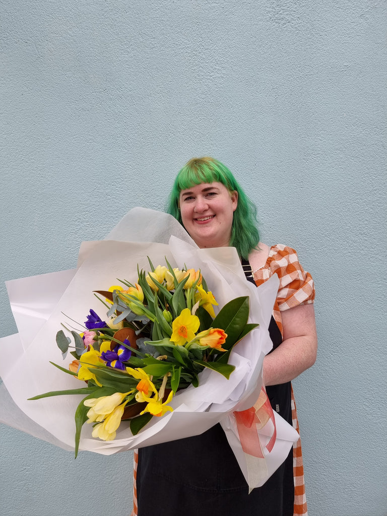 Spring is here and we want to enjoy it with a sweet little posy of seasonal, spring blooms.
